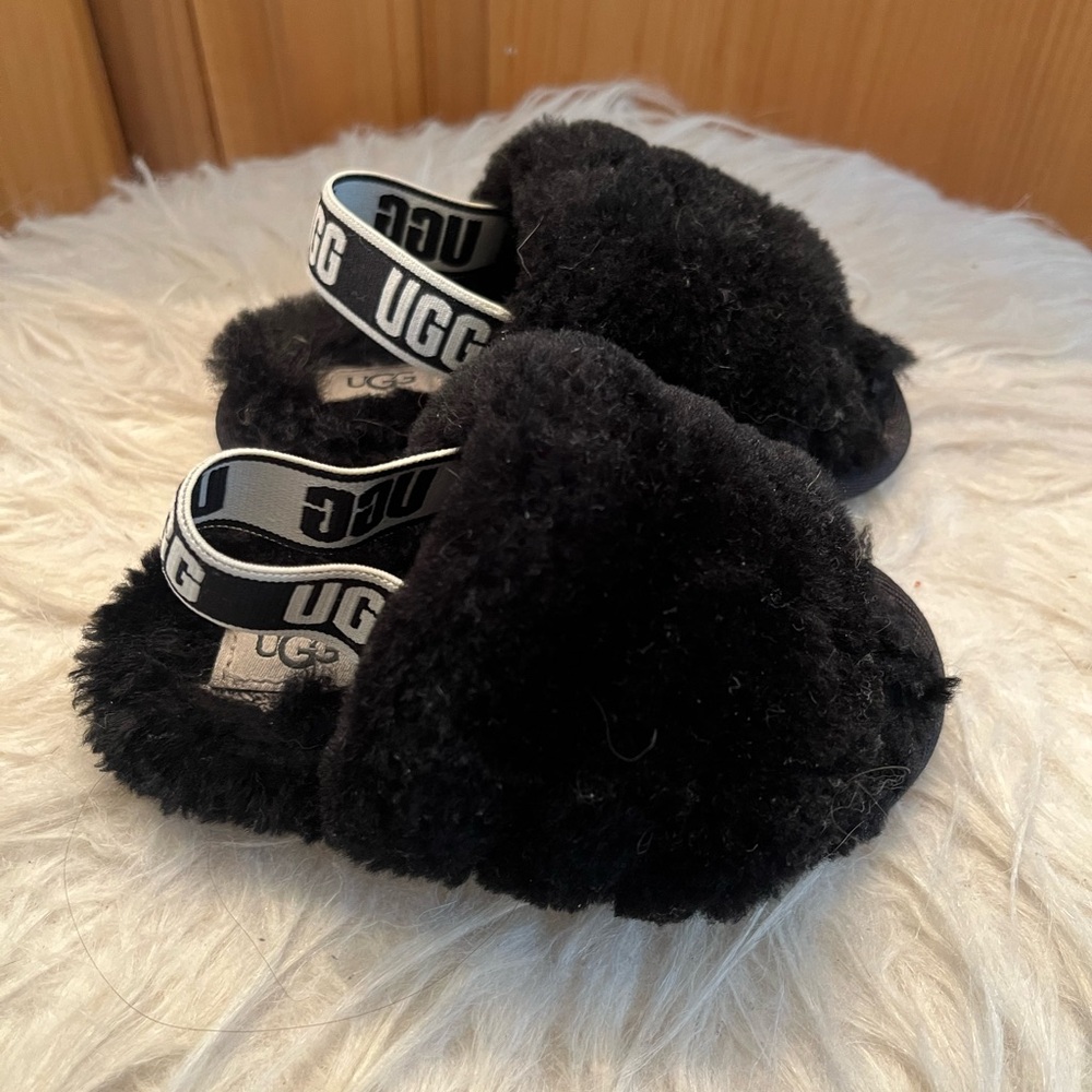 Toddler size 8 UGG Black Fluffy Slippers